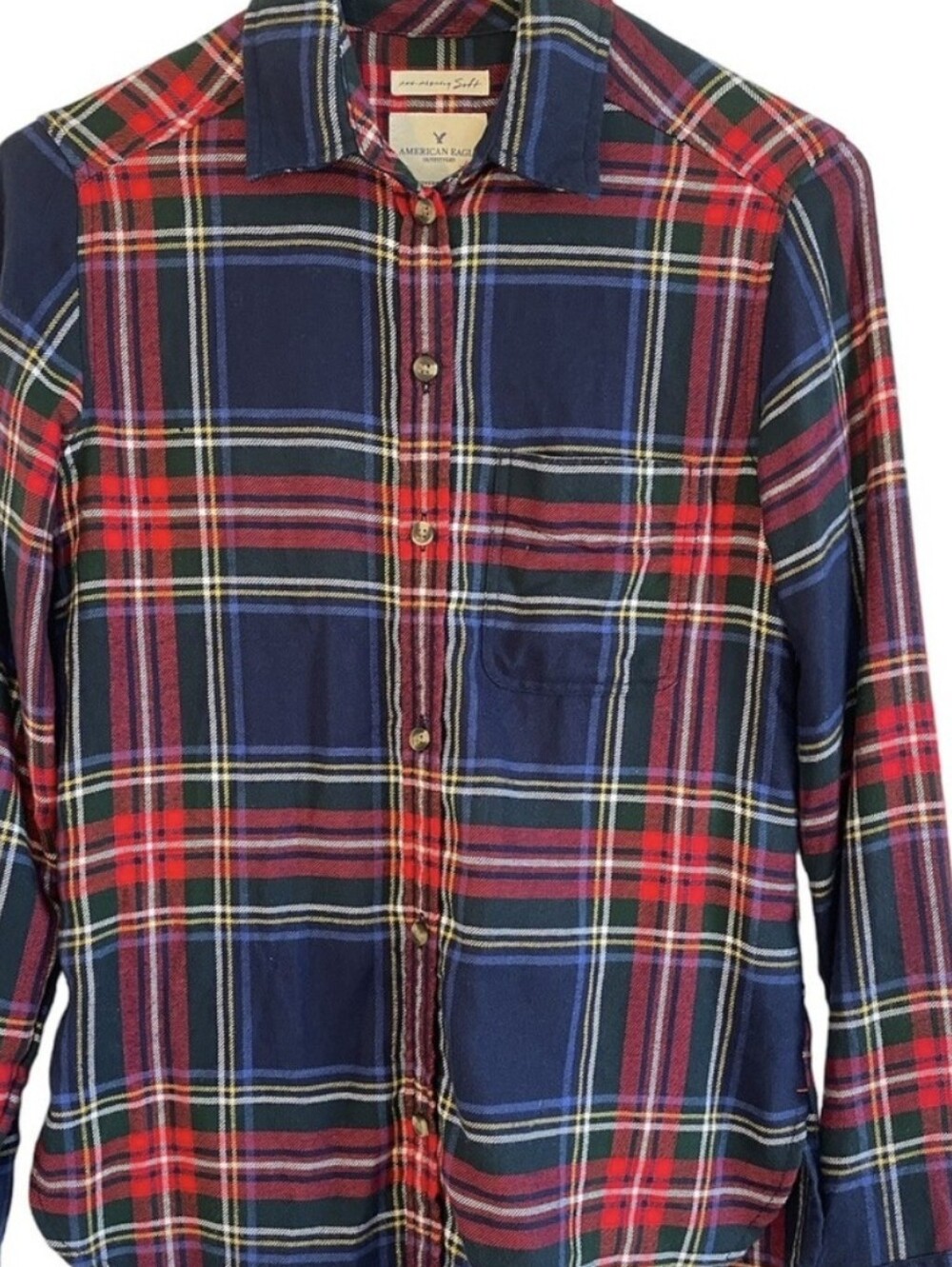 American Eagle Outfitters Red & Navy Plaid Button-Down Shirt Medium
